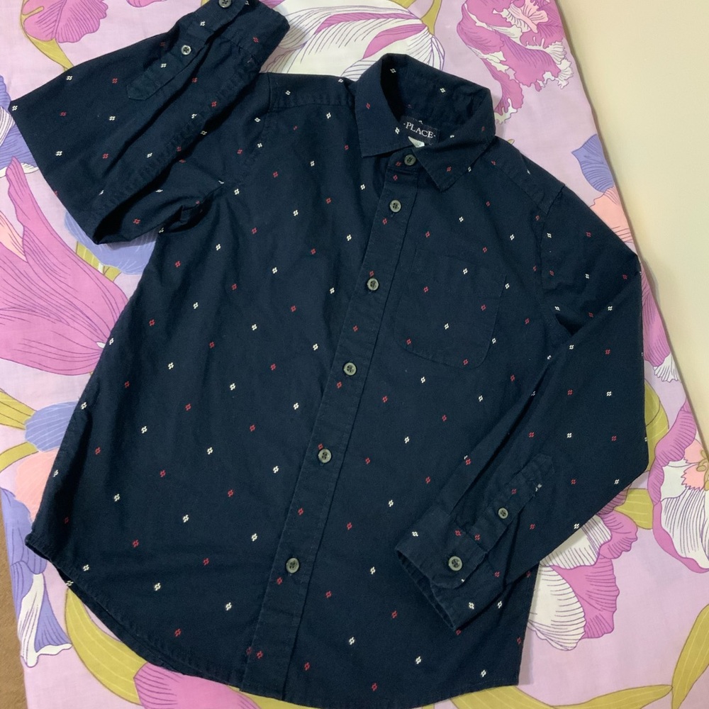 Like New Boy’s Button Up long sleeves Navy Blue Shirt 7/8